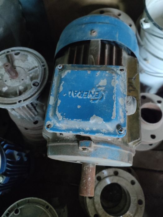 Электродвигатель 1,5квт/700