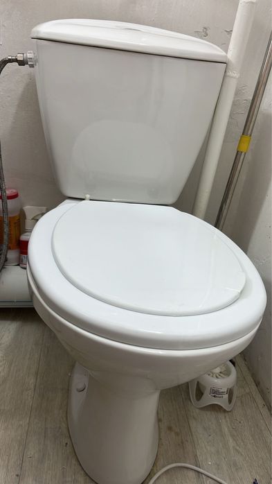 Унитаз б/у в хоршем состоянии