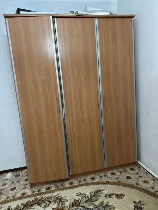 Продается большой шкаф