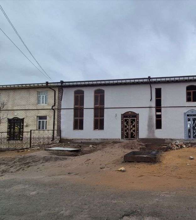 Янгиарик туман марказида ховли жой сотилади