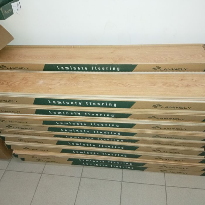 Ламинат напольный