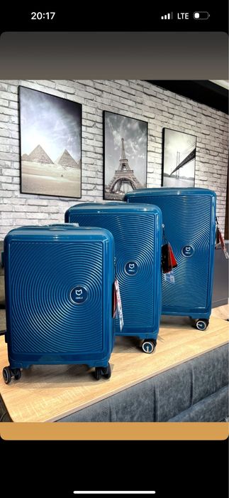 Чемодан из полипропилена по акции, средний