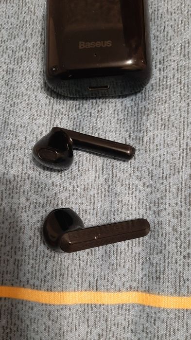 Наушники Baseus .