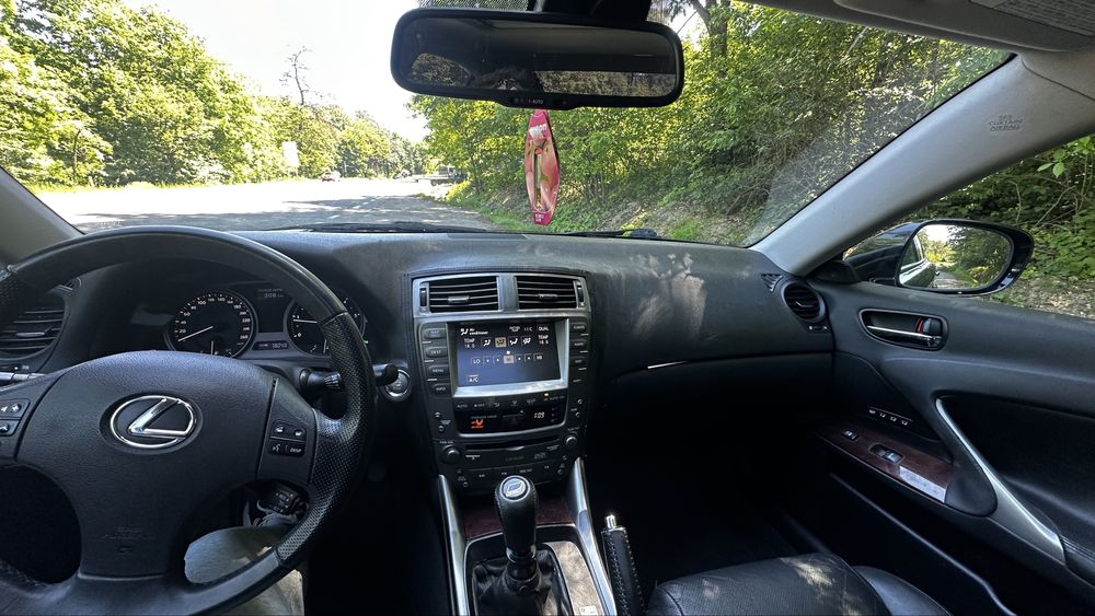 LEXUS IS 0 — imagine 4