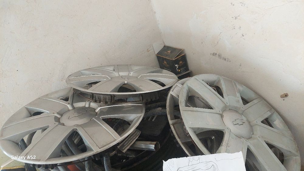 Kalpaklar sotiladi har xilida bor kop