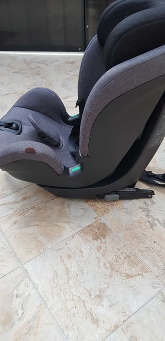 Scaun auto cu prindere isofix