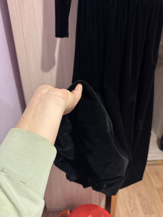 Продам платье 42 размера материал королевский бархат