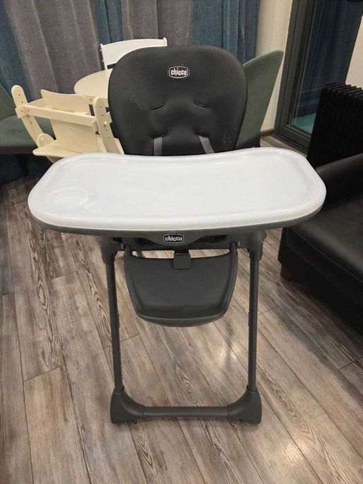 Стульчик для кормления в отличном состоянии от элитного бренда CHICCO