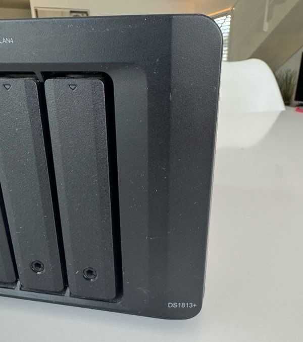 Synology DS1813+ NAS мрежов сторидж