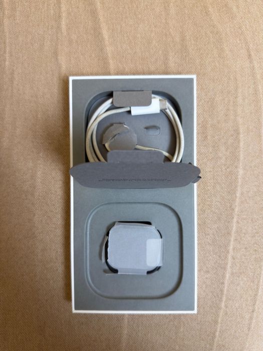 Apple Watch Ultra 2. 49mm Black Titanium Edition.  Dark Green Alp Lp M