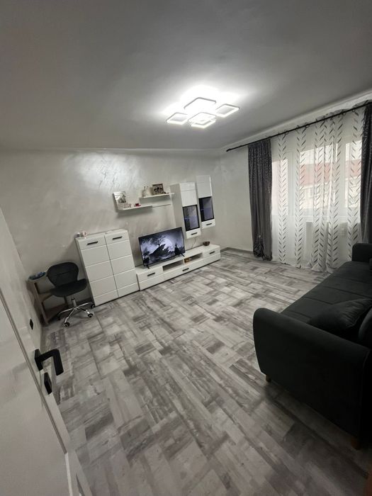 Apartament 2 camere renovat, mobilat și utilat complet decomandat