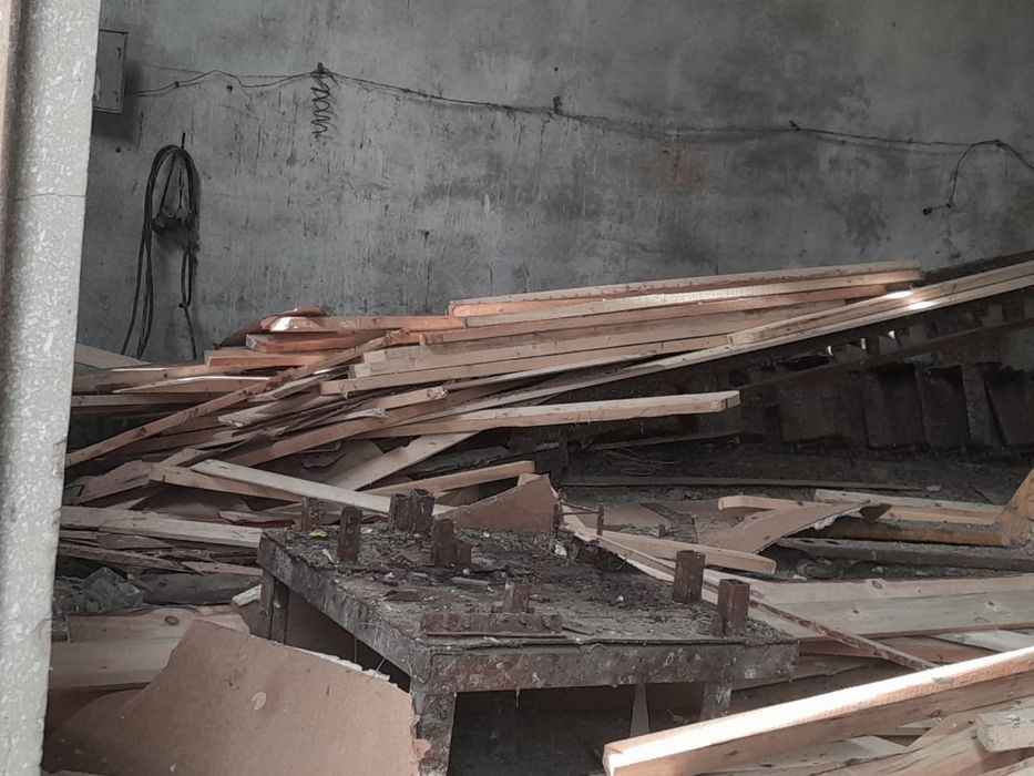 Ағаштар бар       .