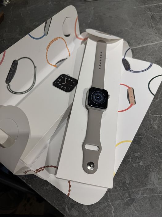 Apple Watch SE 40 мм.