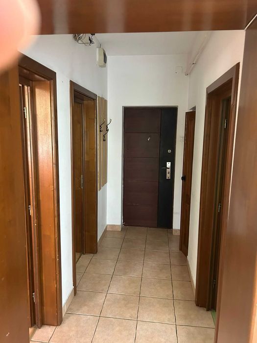 De inchiriat apartament ultracentral,  2 camere , decomandat