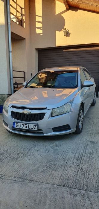 Vând Chevrolet Cruze