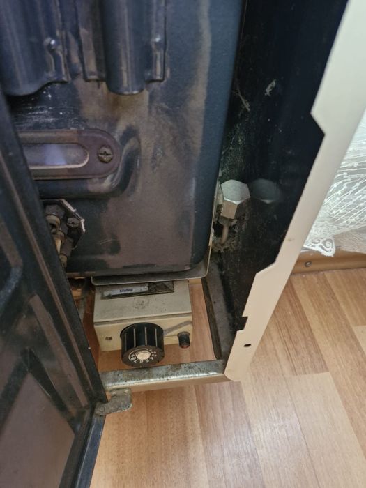 Vând Convector pe gaz