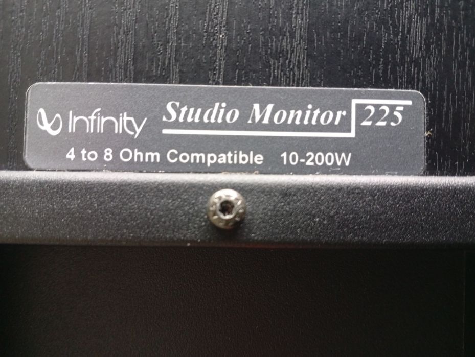 Тонколони INFINITY SM-225