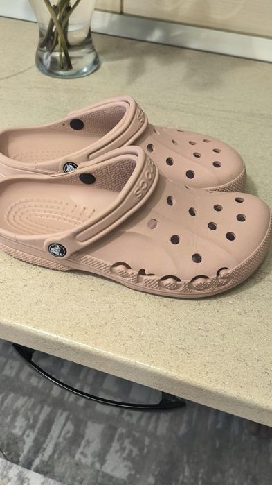 Crocs  impecabili și super comozi