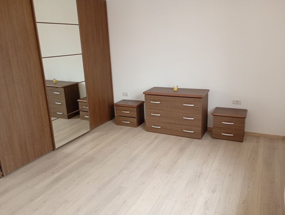 Apartament 3 camere închiriez