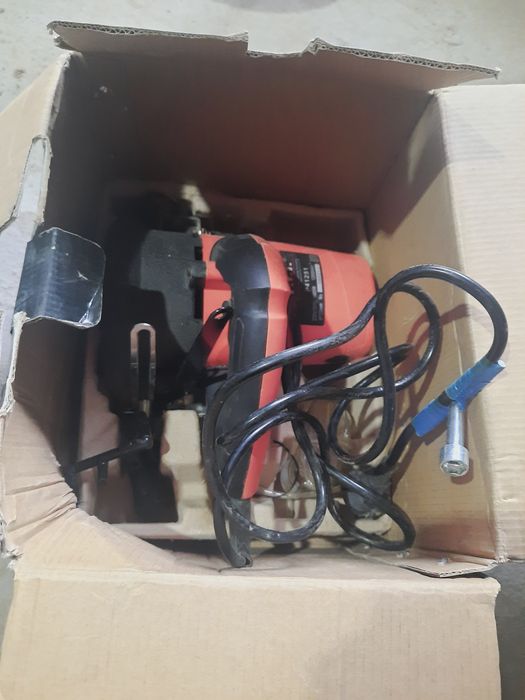 Электрическая пила