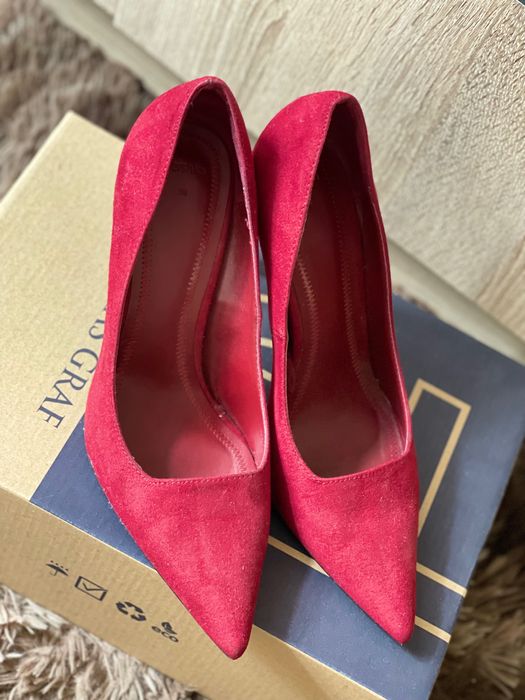 Туфли на каблуке