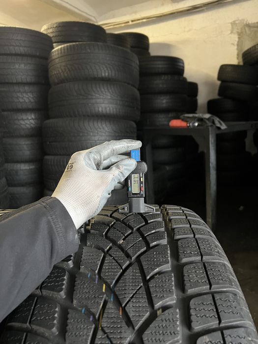 2 anvelope de iarna 265/50/19 dunlop 7.8mm!