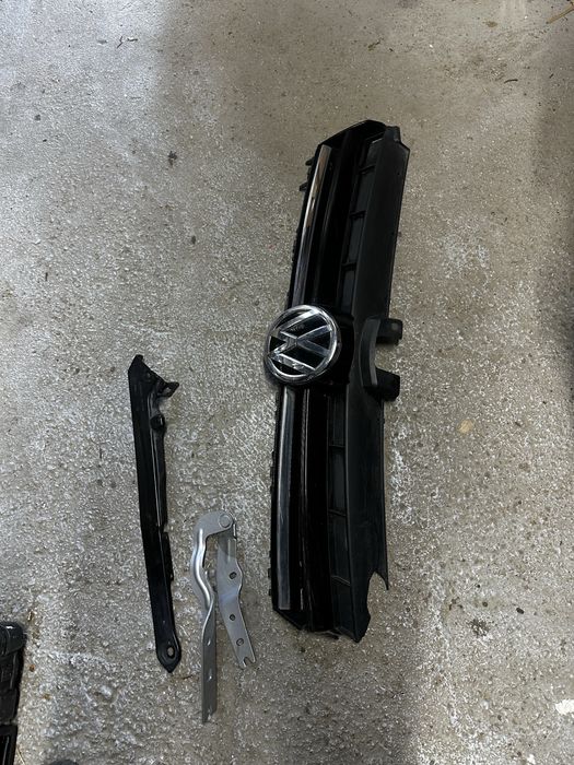 Grila  radiator vw golf 7.