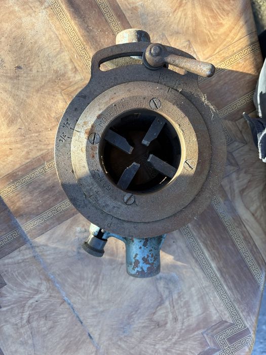 PROKOM полска резбонарезна машина за ВиК.