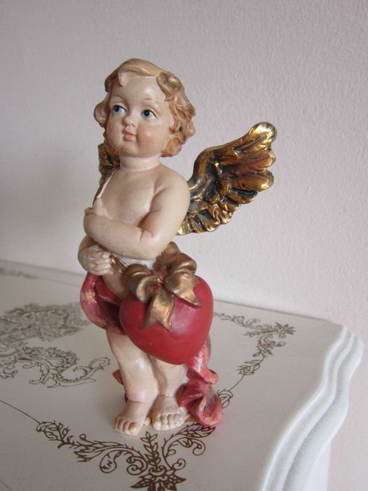 cadou rar  Inger victorian cu inima, inaltime 11 cm