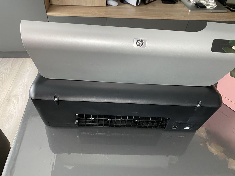 Принтер HP DeskJet D2460, цветен
