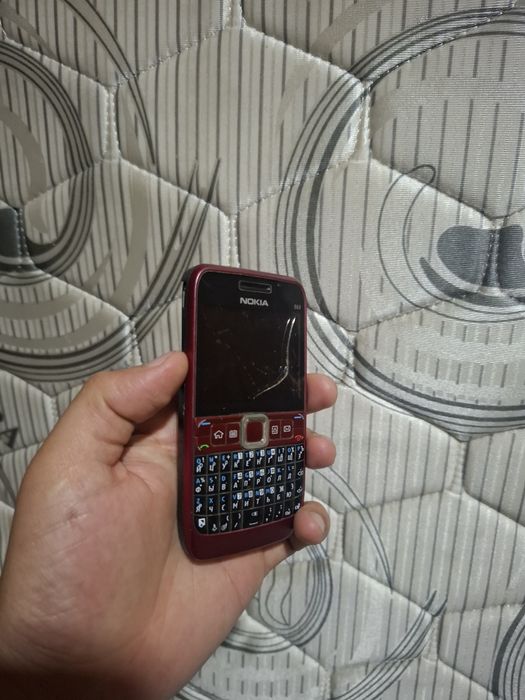 Nokia E 63 sotiladi
