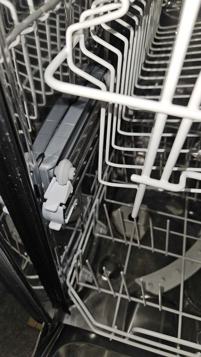 Съдомиялна Hotpoint Ariston, за части или ремонт