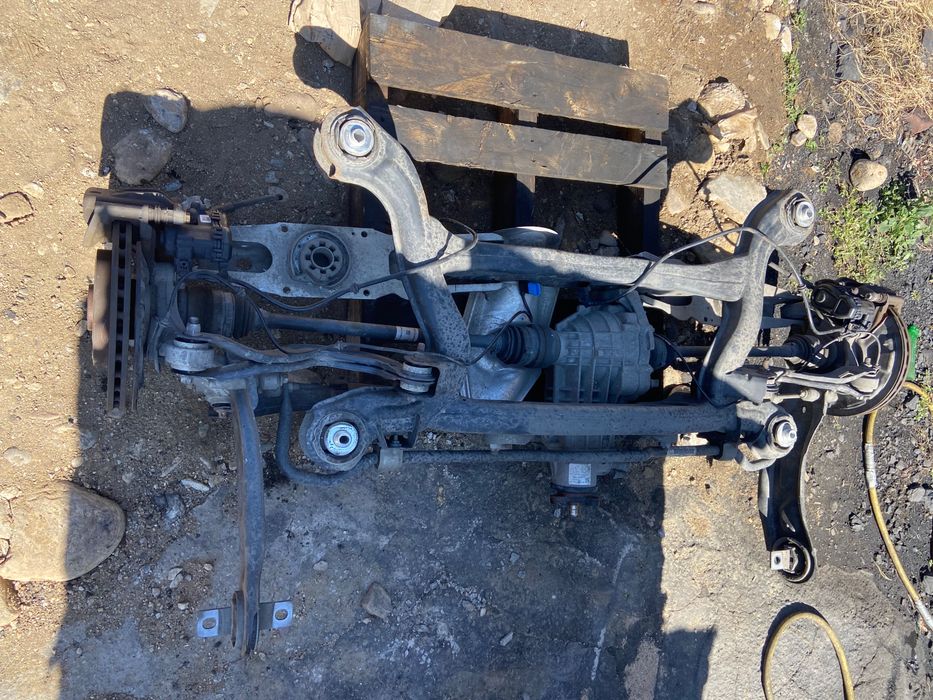 Mercedes GLA заден мост,