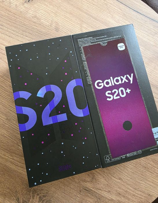 Смартфон Galaxy S20+ 
созданным при участии группы BTS