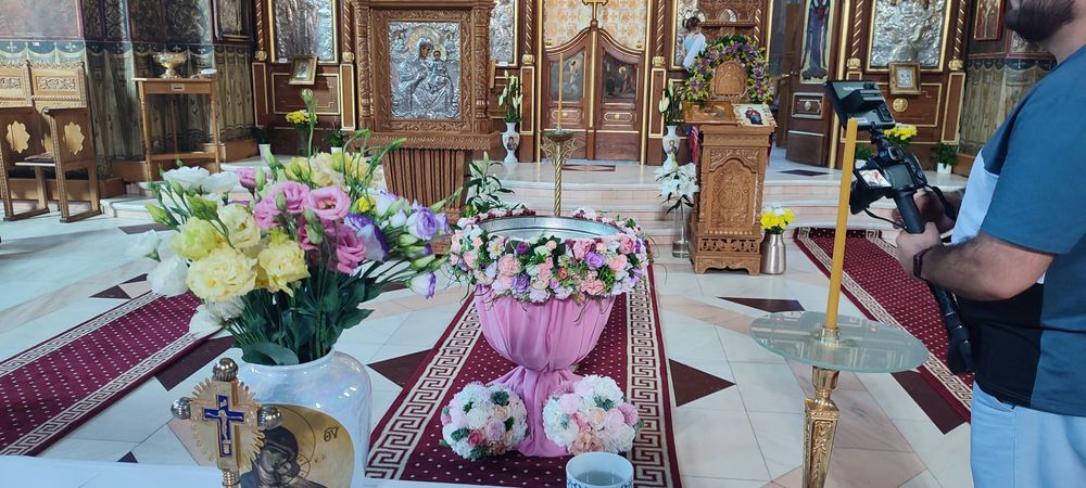 Aranjament cristelniță / decor botez, nunta