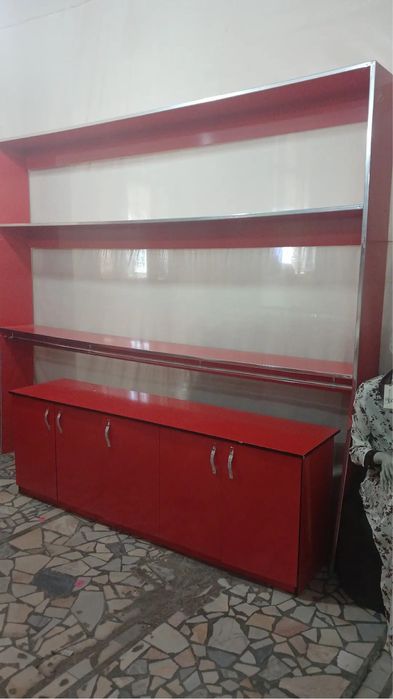 Dukon uchun moljallangan mebel sotiladi xolati yangi