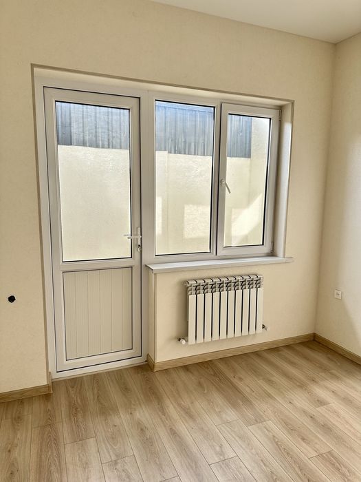 Продается Дом 2х Комнатный; 0.9 сотки со двором !