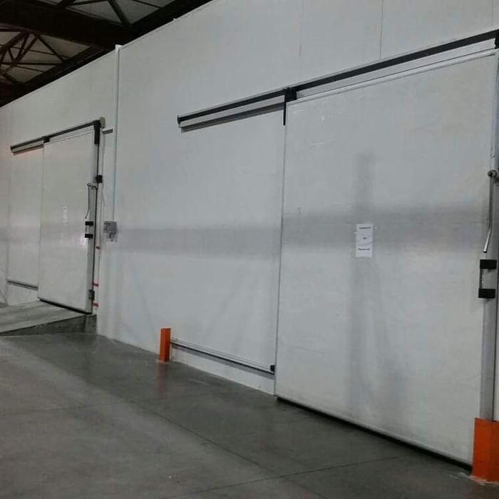 Холодильные двери