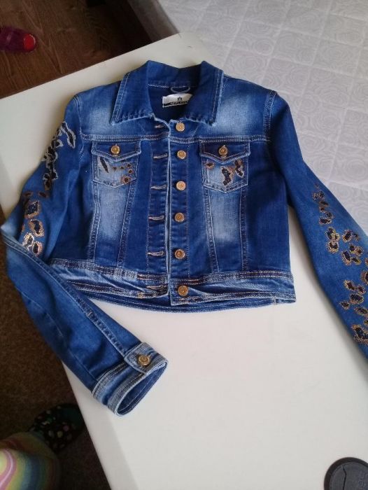 Куртка джинсовая продается
