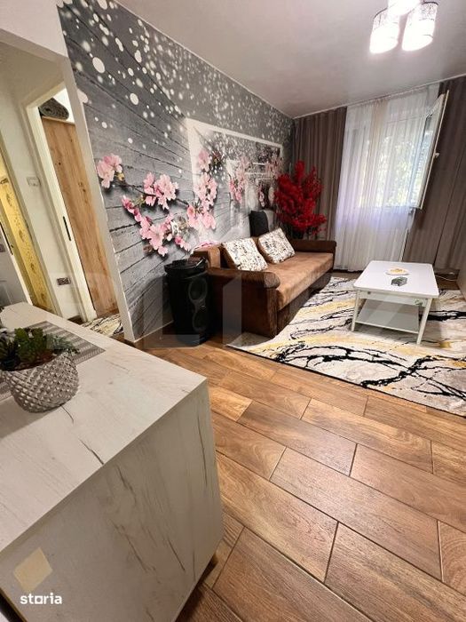 Apartament cu 2 camere de vanzare – Hunedoara,parter