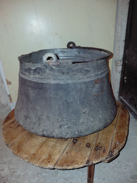 Продавам стар меден (бакърен) казан - ръчно кован