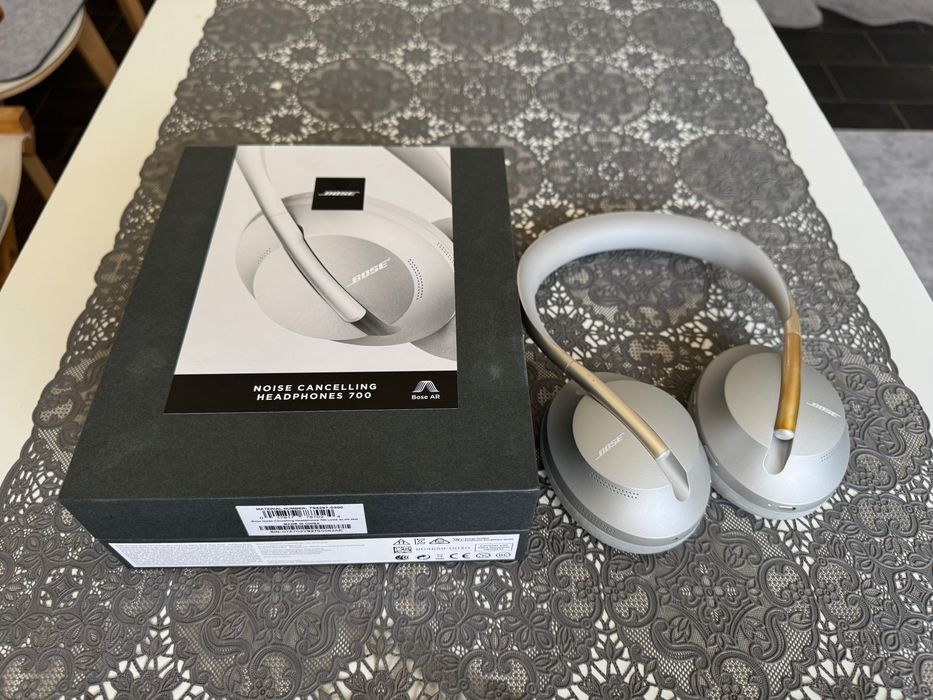 Bose noise 700 top