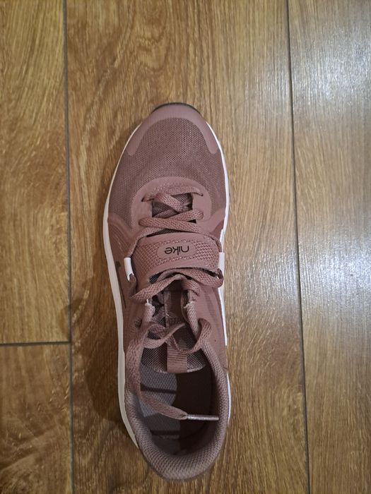 Маратонки Nike !