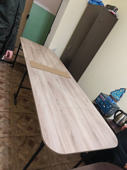 Продам стол книжку