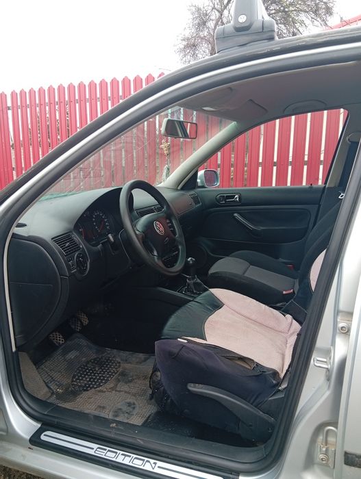 Vând golf 4 , 1.4 benzina
