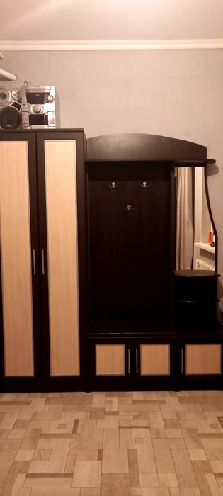 Продам прихожую. срочно