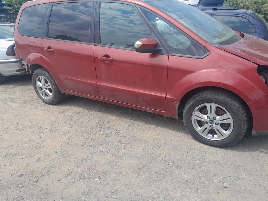 Продавам Форд галакси на части