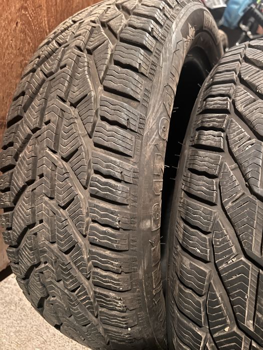 De vanzare 3 seturi anvelope !