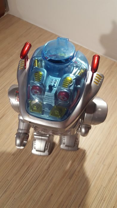 Детские игрушки-роботы