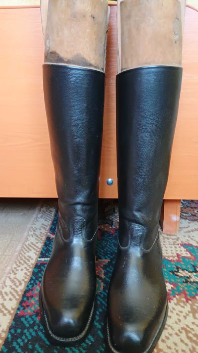 Cizme piele retro barbati - posibil serie militie, militare + calapod lemn originale, stare buna, REDUCERE